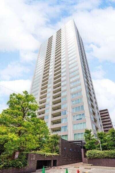 田園都市線「三軒茶屋」駅徒歩9分。2012年2月築、三菱地所レジデンス分譲×清水建設施工マンション。