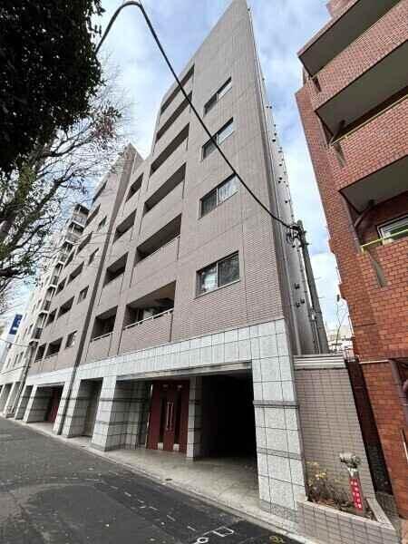 RC造地上7階建2階部分、東急田園都市線「駒沢大学」駅徒歩13分など、2路線利用可能な立地です。