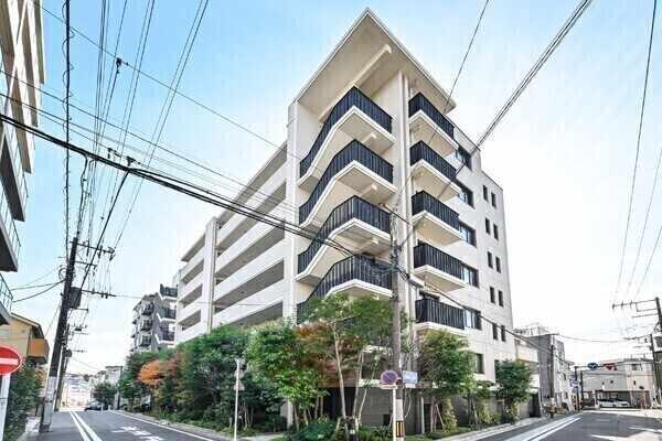 2017年11月築、三菱地所レジデンス分譲の「ザ・パークハウス」シリーズ。ペット飼育可(細則有り)。