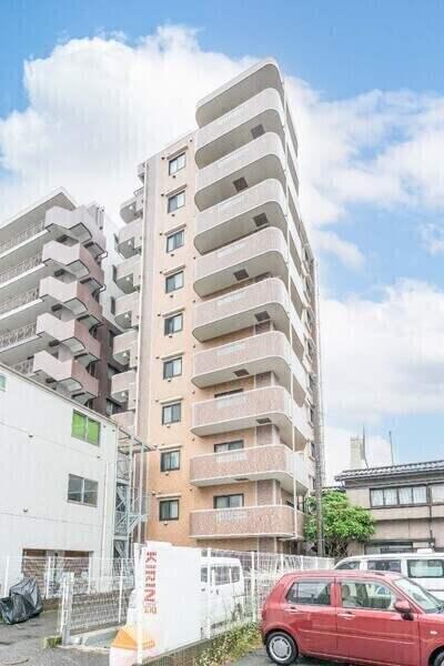 JR京浜東北・根岸線「新子安」駅、京浜急行線「京急新子安」駅まで、フラットアプローチで各徒歩5分。