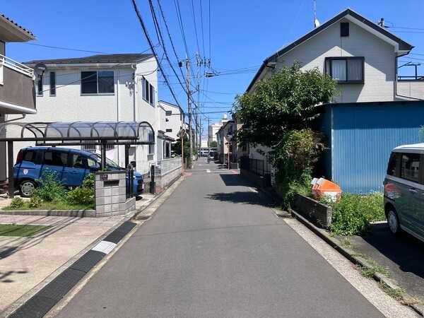 周辺は閑静な住宅街です。