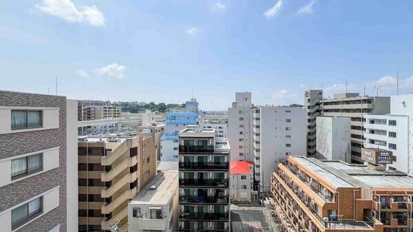 LDバルコニーからの眺望。開けた眺望で周辺の街並みを見渡します。