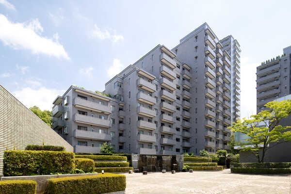 13階建・SRC造マンション。三菱地所コミュニティにより日勤管理されています。防犯設備も充実です。