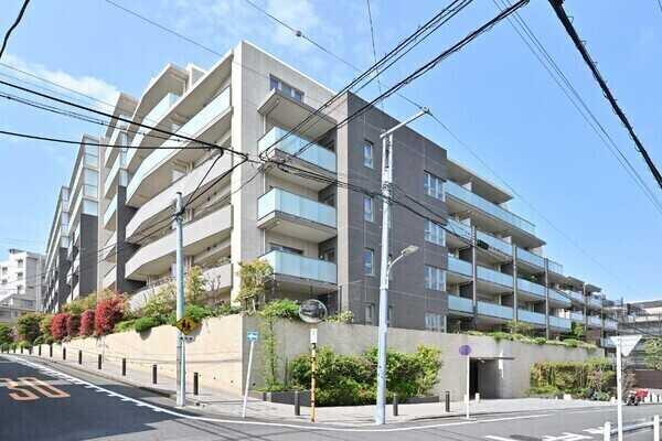 三菱地所レジデンス分譲　総戸数94戸のマンションです
