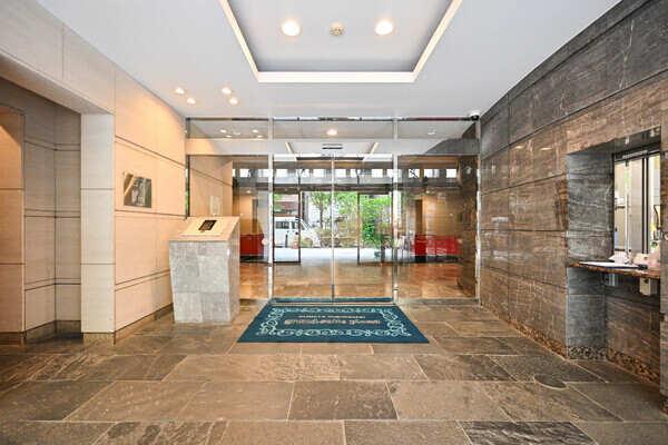 24時間有人管理(夜間警備員)です。