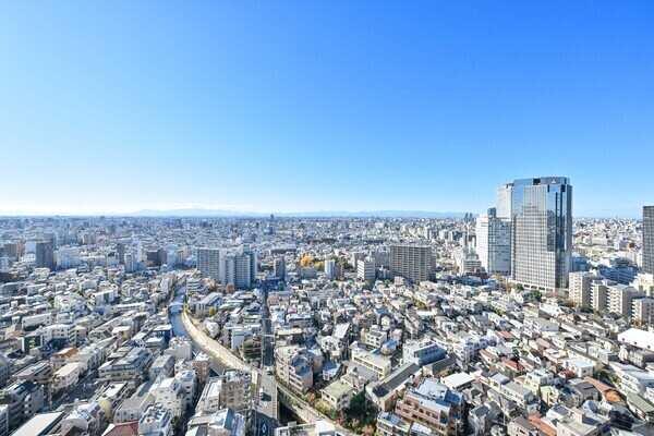 重厚感あふれるエントランス