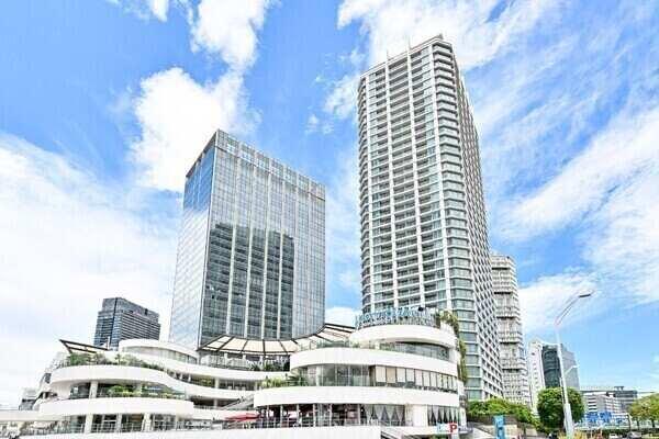 優美でありながら凛とした佇まいがモチーフにされた外観です。総戸数390戸のタワーレジデンスです。
