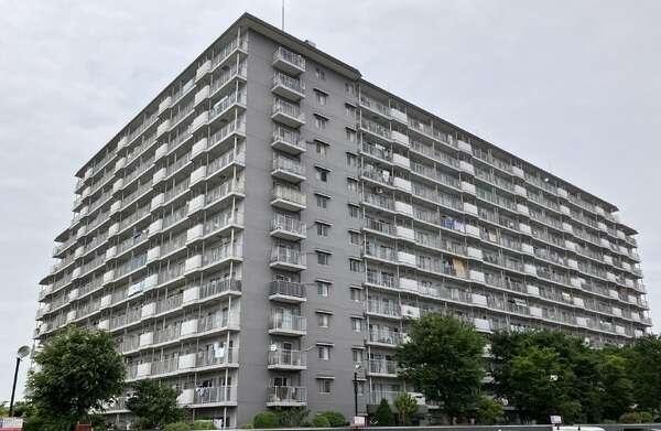 JR「南浦和」駅まで徒歩20分。生活利便施設が身近に揃う、子育て世帯も暮らしやすいエリアです。