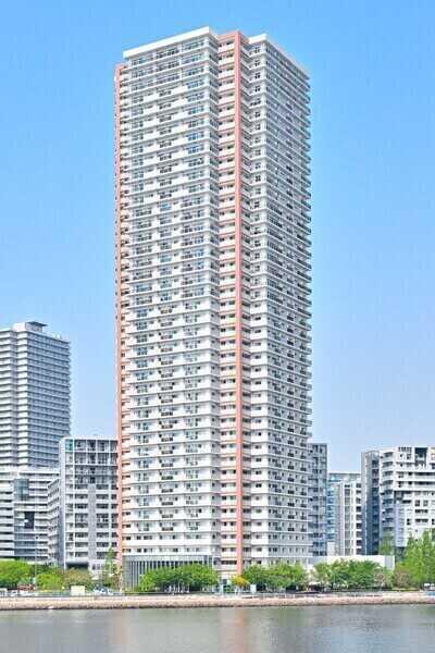 丸紅他分譲×大林組施工×三菱地所コミュニティ管理。42階建、総戸数415戸の大規模タワーマンション。