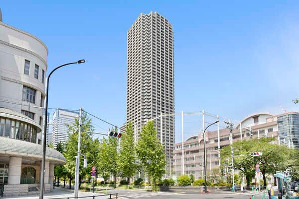 リバーサイドに佇む住まい。利便性と自然の豊かさを兼ね備えた魅力的な環境。理想の暮らしが叶います。