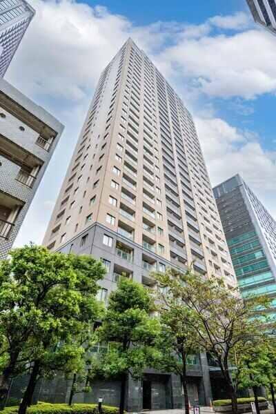 地上32階建て・総戸数178戸の制震構造のタワーレジデンス。ペットと一緒に暮らせます(細則有)。