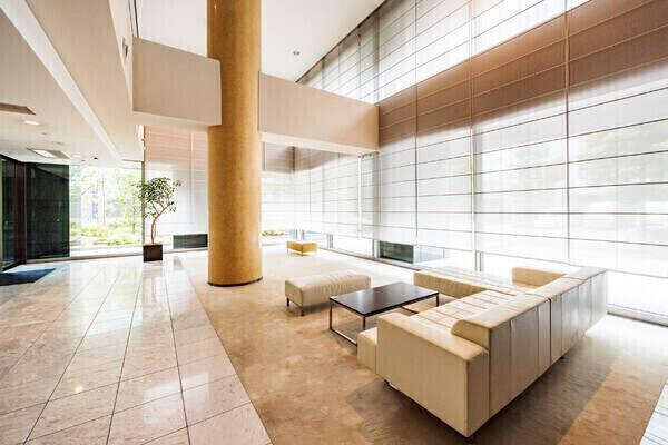 地上32階建て・総戸数178戸の制震構造のタワーレジデンス。ペットと一緒に暮らせます(細則有)。