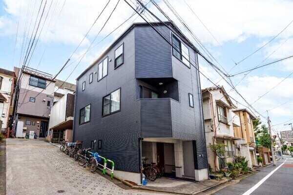 2013年12月築。防音室や空間を有効に活用できるロフト、屋上バルコニー付きのこだわりの注文住宅。