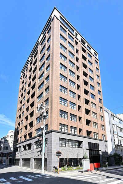 東京メトロ丸ノ内線「大手町」駅徒歩5分、JR山手線や都営新宿線など複数路線利用可能な立地です。