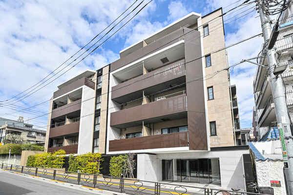 「弥生二丁目」アドレス。3方向が東京大学のキャンパスに囲まれた、閑静な住宅地に佇む総戸数24戸。