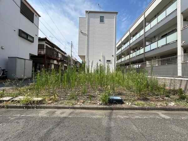 JR南武線「小田栄」駅徒歩3分。建築条件はございませんので、お好みのハウスメーカー等で建築可能です。