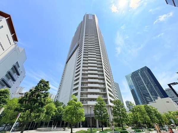 三菱地所他４社分譲・鹿島建設施工の免震構造タワーレジデンスです。
