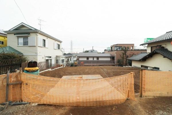 現地：全2区画／写真左側