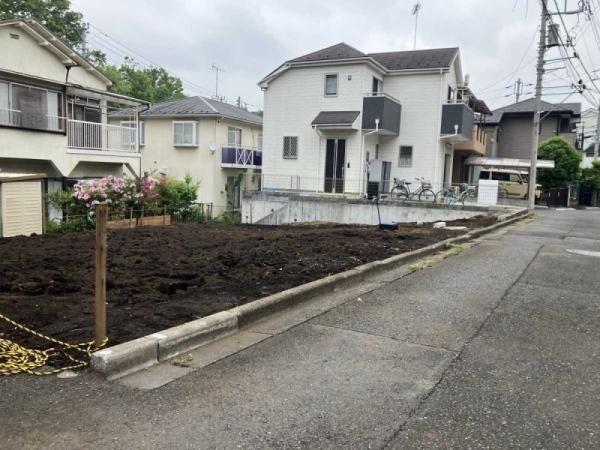 現地：全2区画、右側