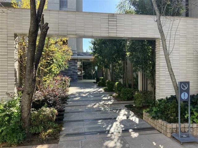 エントランス（撮影年月：2025年11月）