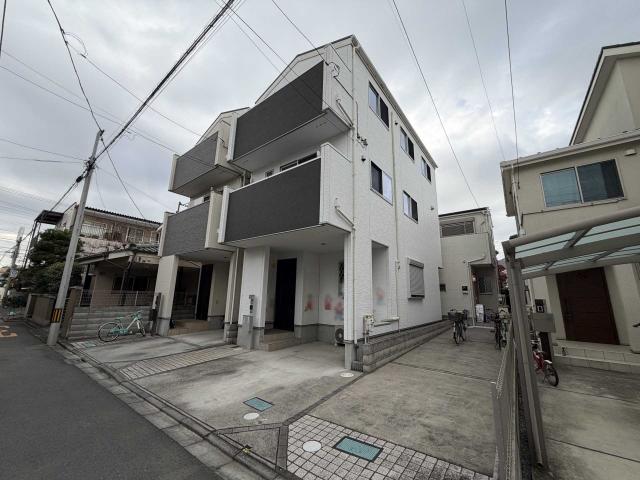 外観：2棟の手前側