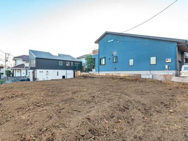 現地：全4区画、区画1：写真右側（撮影年月：2025年12月）