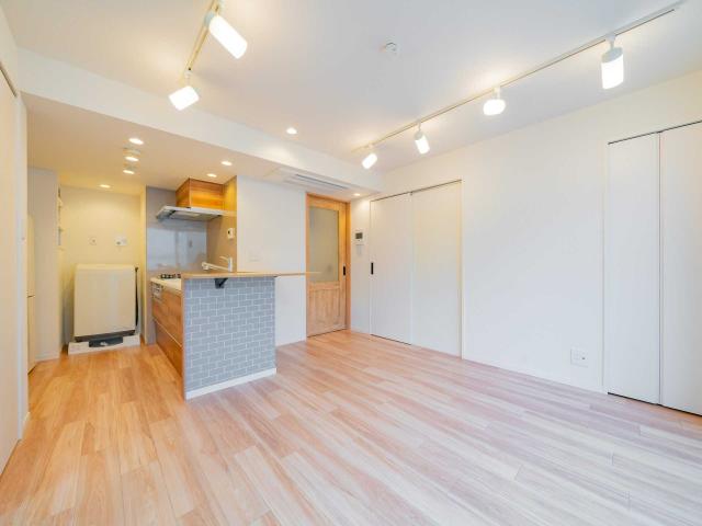 リビング・ダイニング：(家具調度品は価格に含まれません)(撮影年月：2026年02月)