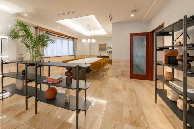 リビング・ダイニング：家具・調度品付き