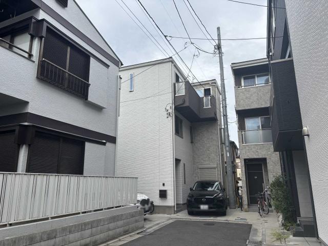 外観：写真中央左手（撮影年月：2025年10月）
