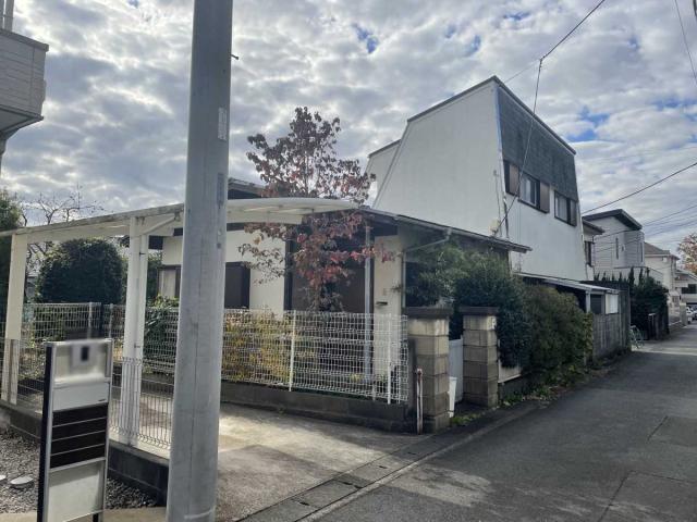 現地（古家あり）：全2区画／左側(撮影年月：2025年12月)