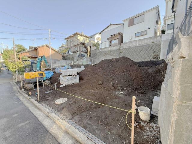 現地：全2区画／手前(撮影年月：2025年12月)