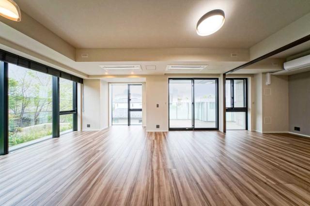 リビング・ダイニング：壁紙・フローリング貼替(撮影年月：2026年04月)