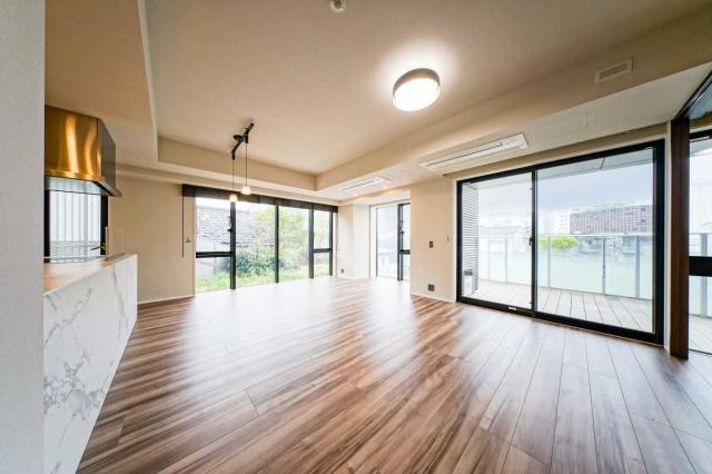 リビング・ダイニング：壁紙・フローリング貼替(撮影年月：2026年04月)