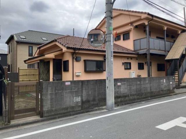 現地（古家あり）：敷地手前部分 建物解体・土地分筆後のお引渡しになります。（撮影年月：2025年09月）