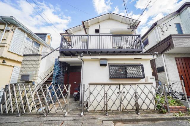 現地（古家あり）：写真中央が対象不動産（撮影年月：2025年10月）