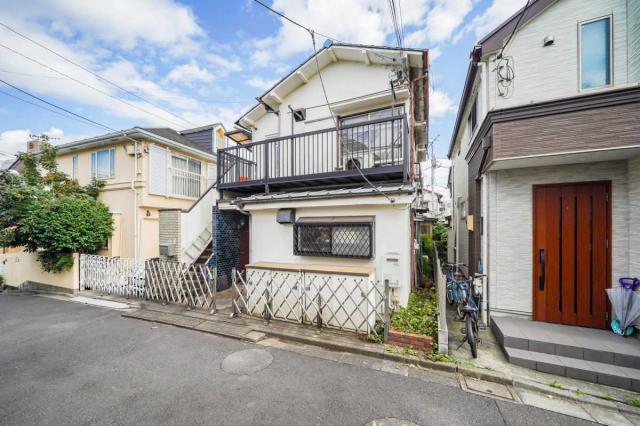 現地（古家あり）：写真中央が対象不動産（撮影年月：2025年10月）