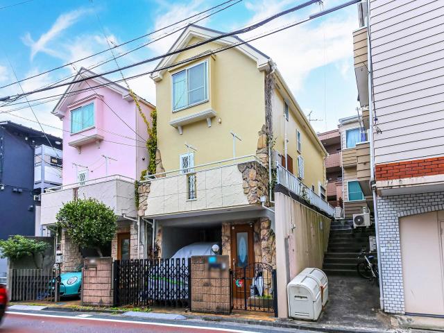 外観：写真中央（撮影年月：2025年11月）