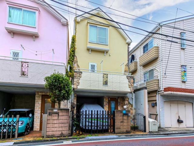 外観：写真中央（撮影年月：2025年11月）