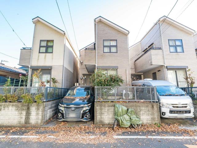 外観：建物中央　全4区画(撮影年月：2025年12月)