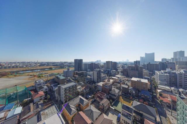 眺望：南東側バルコニーから（撮影年月：2025年12月）