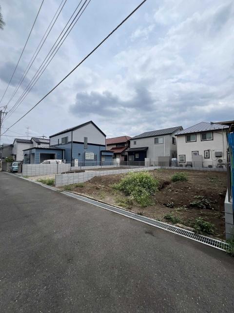 現地：手前側の区画が対象地です。（奥側の区画は売却済）