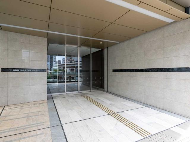 エントランス：エントランスエレベーターホールのダブルオートロック