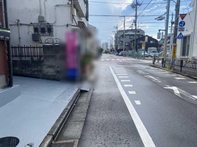 前面道路（撮影年月：2025年08月）