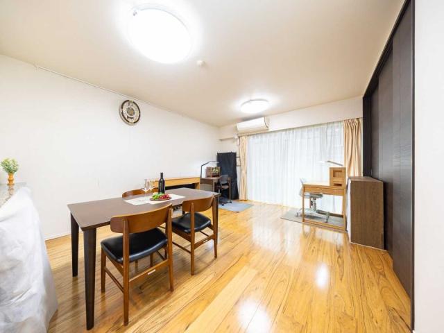 リビング・ダイニング：南向きのリビング