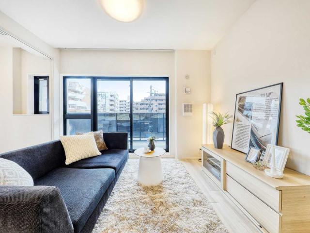 リビング・ダイニング：（奥）洋室(撮影年月：2026年04月)