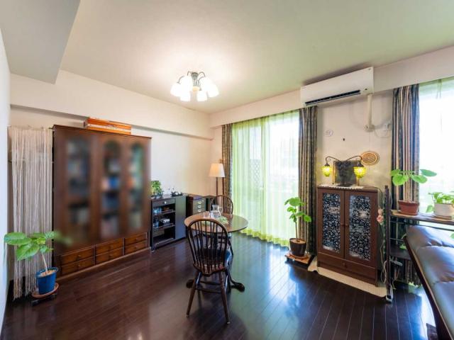 外観：写真中央