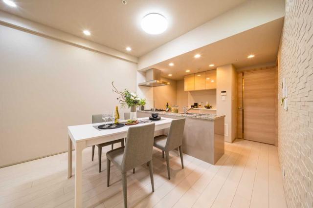 リビング・ダイニング：・家具・調度品は販売価格に含まれておりません