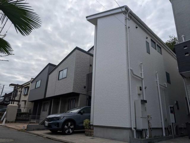 外観：向かって右側が該当物件