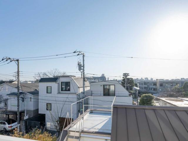 眺望：3階ルーフバルコニーより南側を望む　