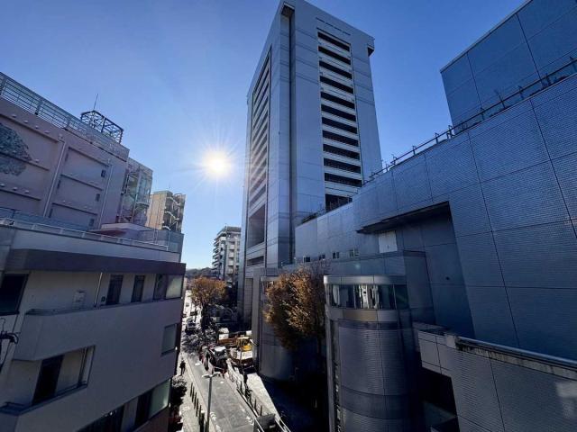 眺望：南側洋室から（撮影年月：2025年12月）